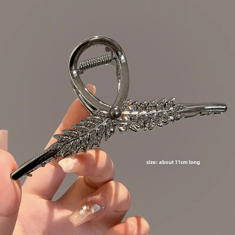 Gold Shark Hair Clip for Women with Diamond Embellishment - Image 16