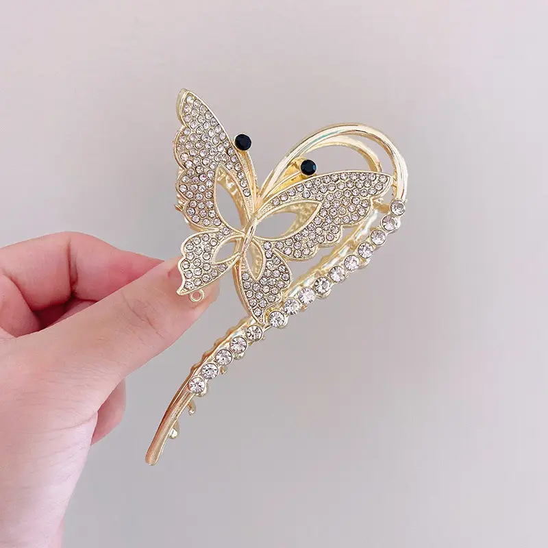 Gold Shark Hair Clip for Women with Diamond Embellishment - Image 22