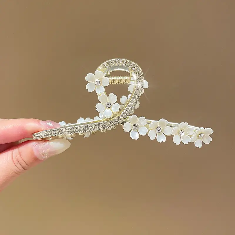 Gold Shark Hair Clip for Women with Diamond Embellishment - Image 4