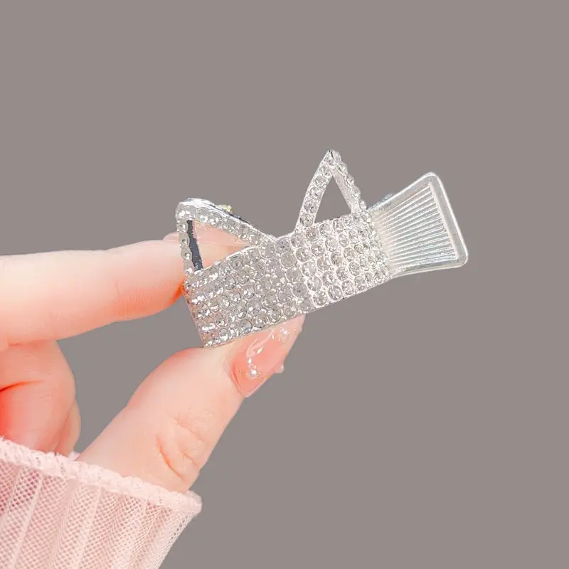 Gold Shark Hair Clip for Women with Diamond Embellishment - Image 45