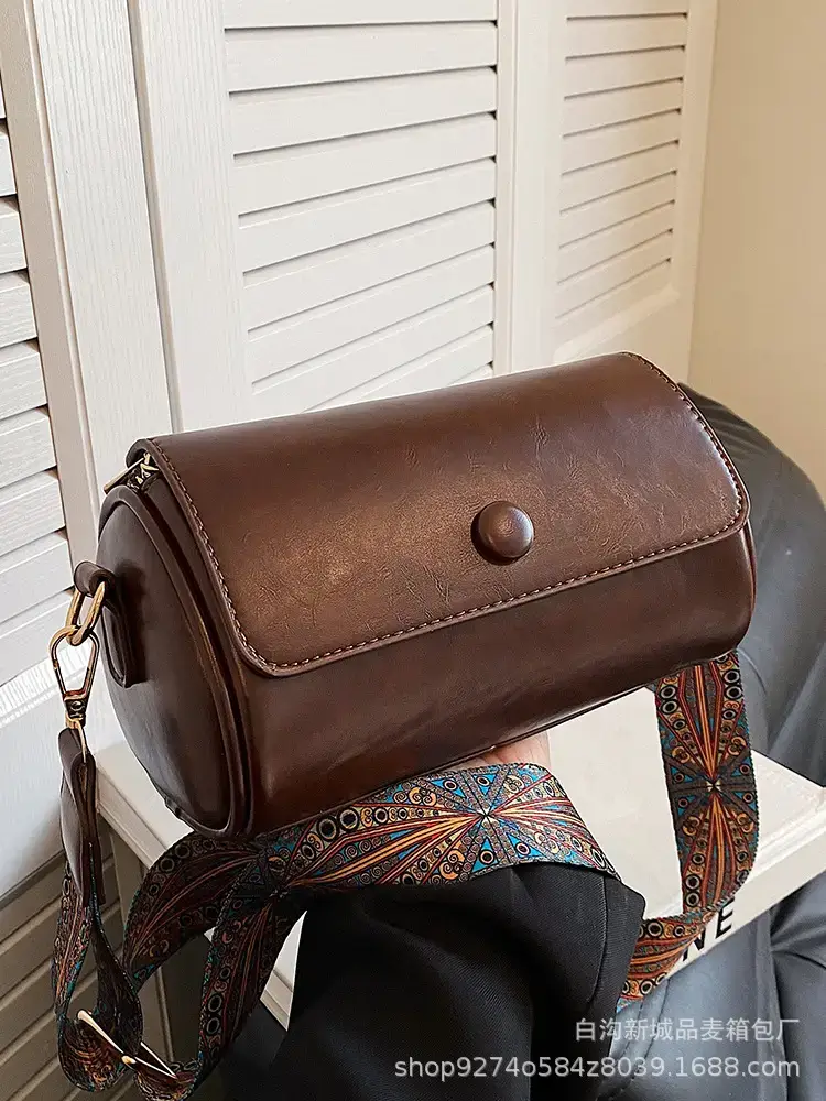 Women's Retro Shoulder Crossbody Bag Brown Leather 2023 - Image 4