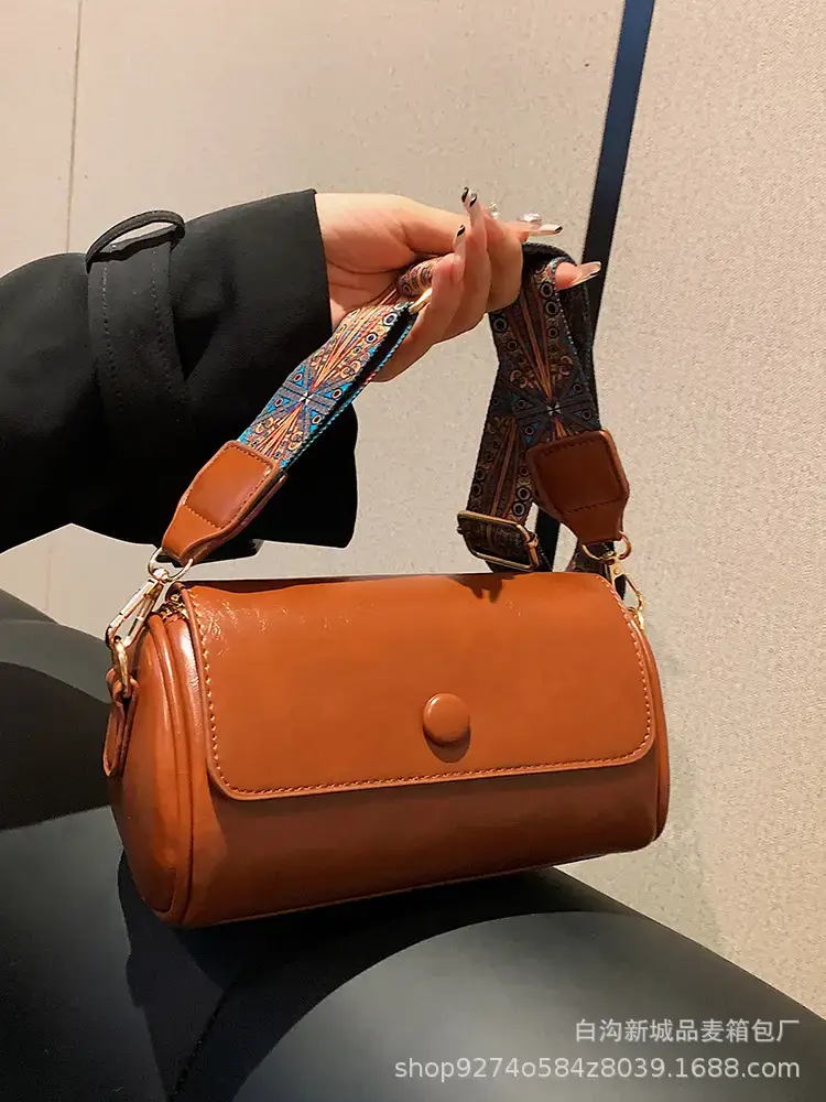 Women's Retro Shoulder Crossbody Bag Brown Leather 2023 - Image 5