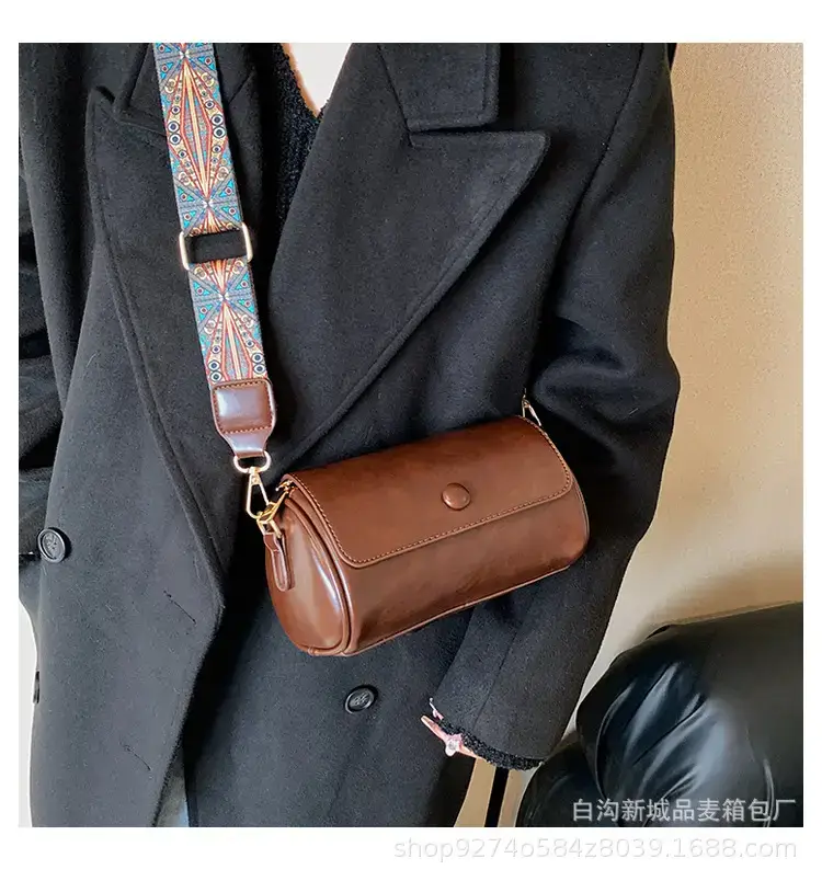 Women's Retro Shoulder Crossbody Bag Brown Leather 2023 — feature 19