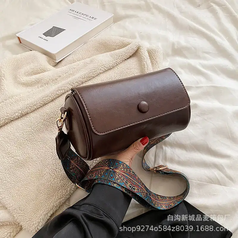Women's Retro Shoulder Crossbody Bag Brown Leather 2023 - Image 2