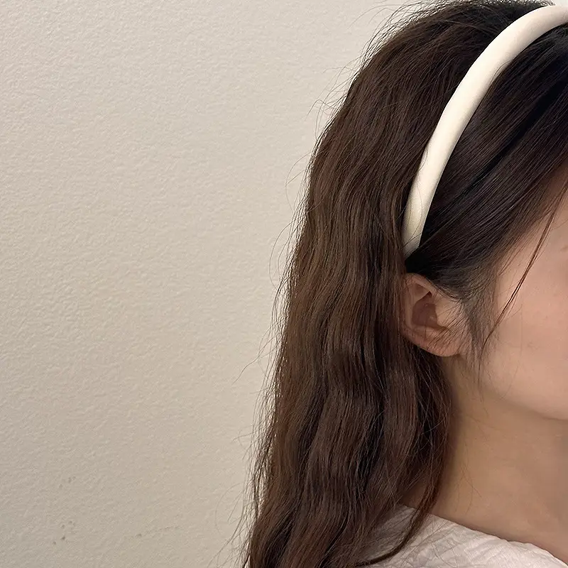 White French Hairpin for Women's Face & Head Use - Image 7