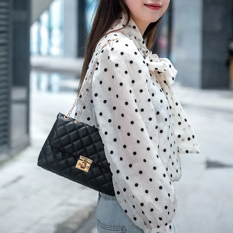 2023 New Women's Embroidered Chain Shoulder Bag - Image 7