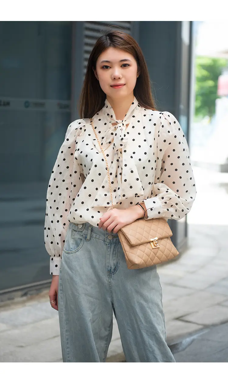 2023 New Women's Embroidered Chain Shoulder Bag — feature 11