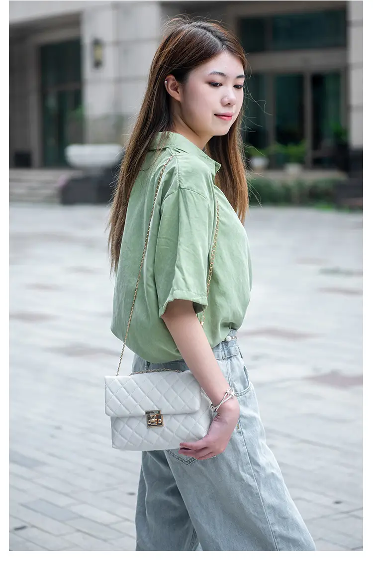 2023 New Women's Embroidered Chain Shoulder Bag — feature 17