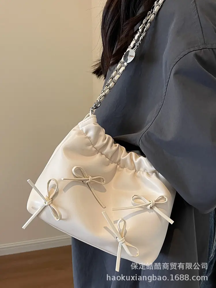 White Chain Shoulder Messenger Bag for Women - Image 7