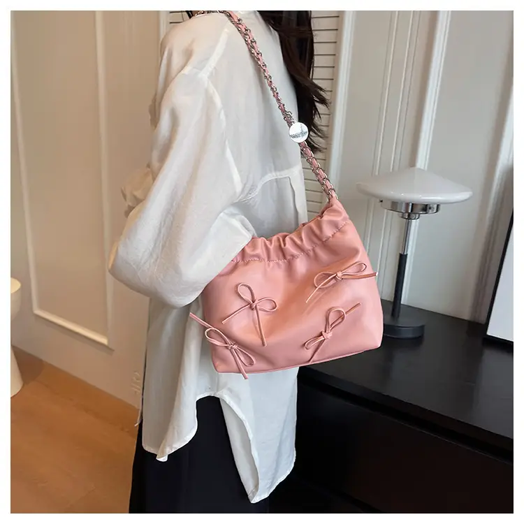 White Chain Shoulder Messenger Bag for Women — feature 19