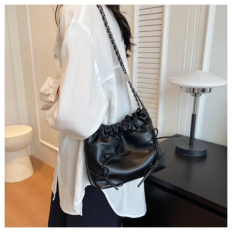 White Chain Shoulder Messenger Bag for Women — feature 23