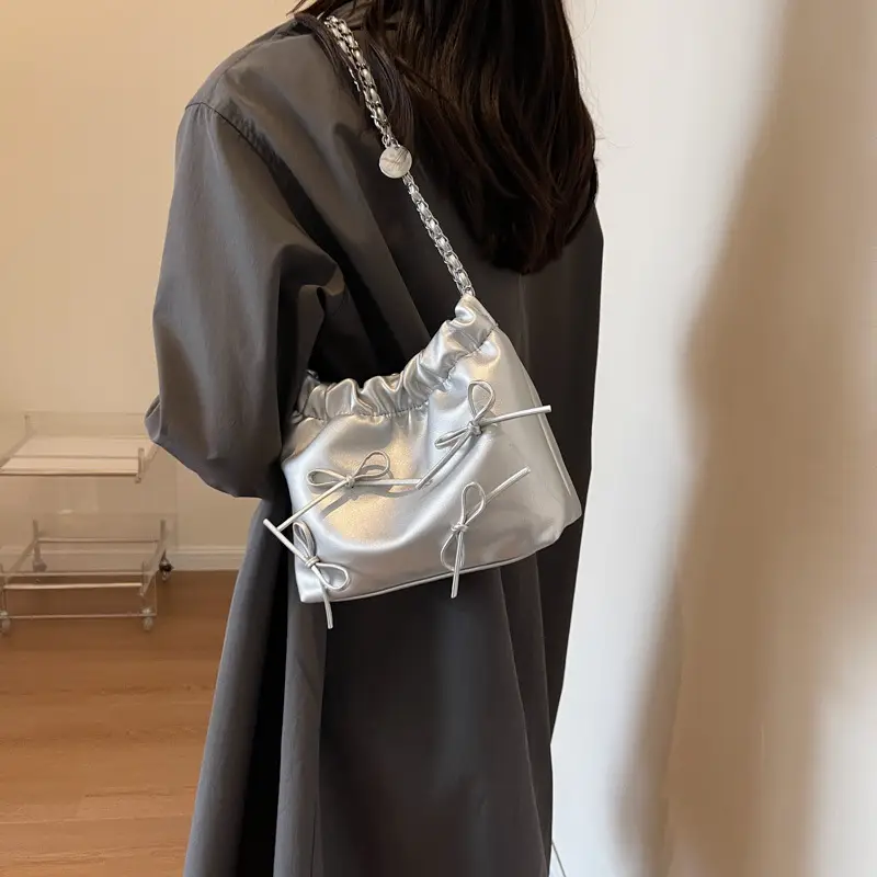 White Chain Shoulder Messenger Bag for Women - Image 3