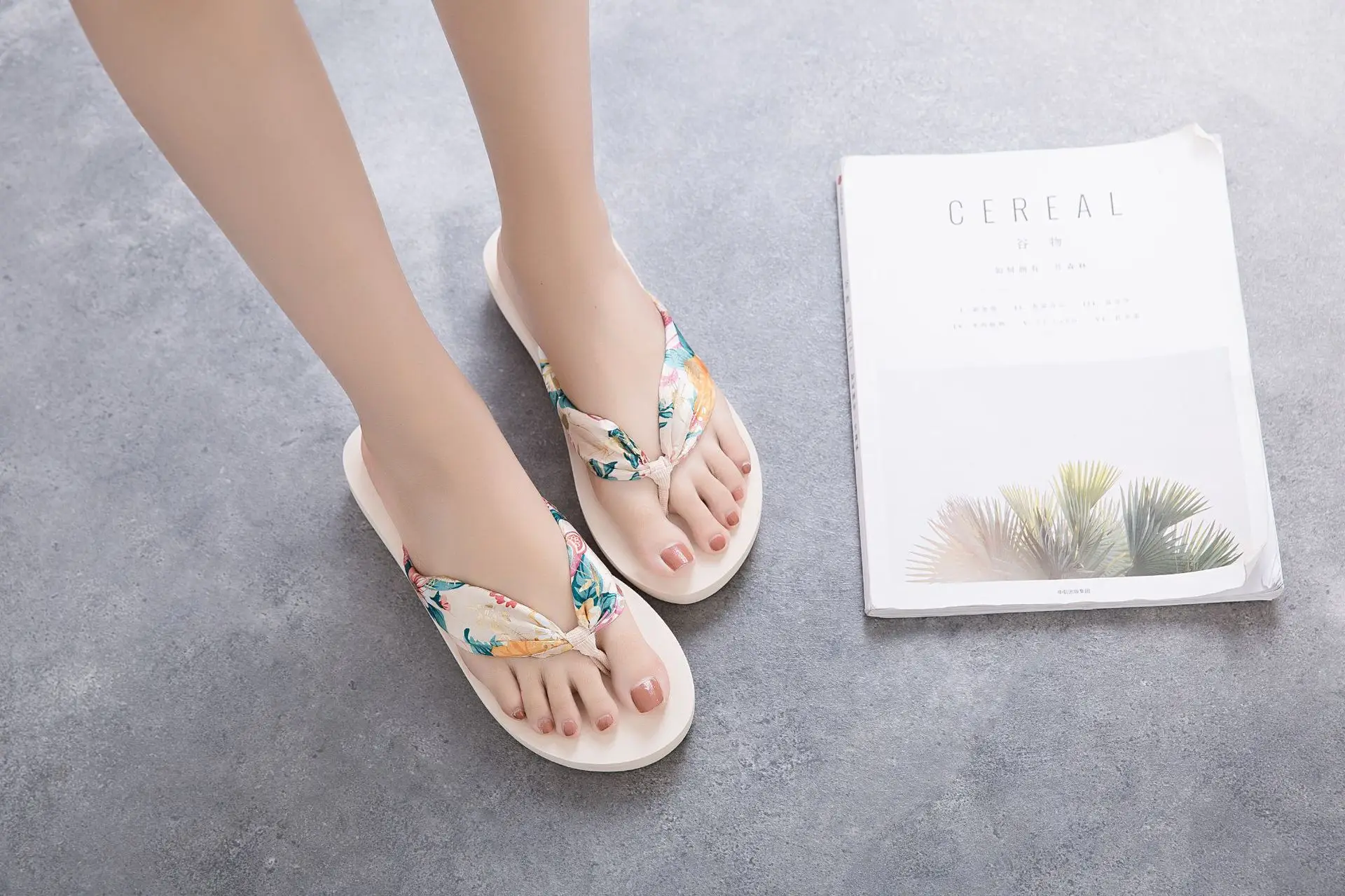 Women Floral Thong Flip Flops White Flat Heel — feature 11