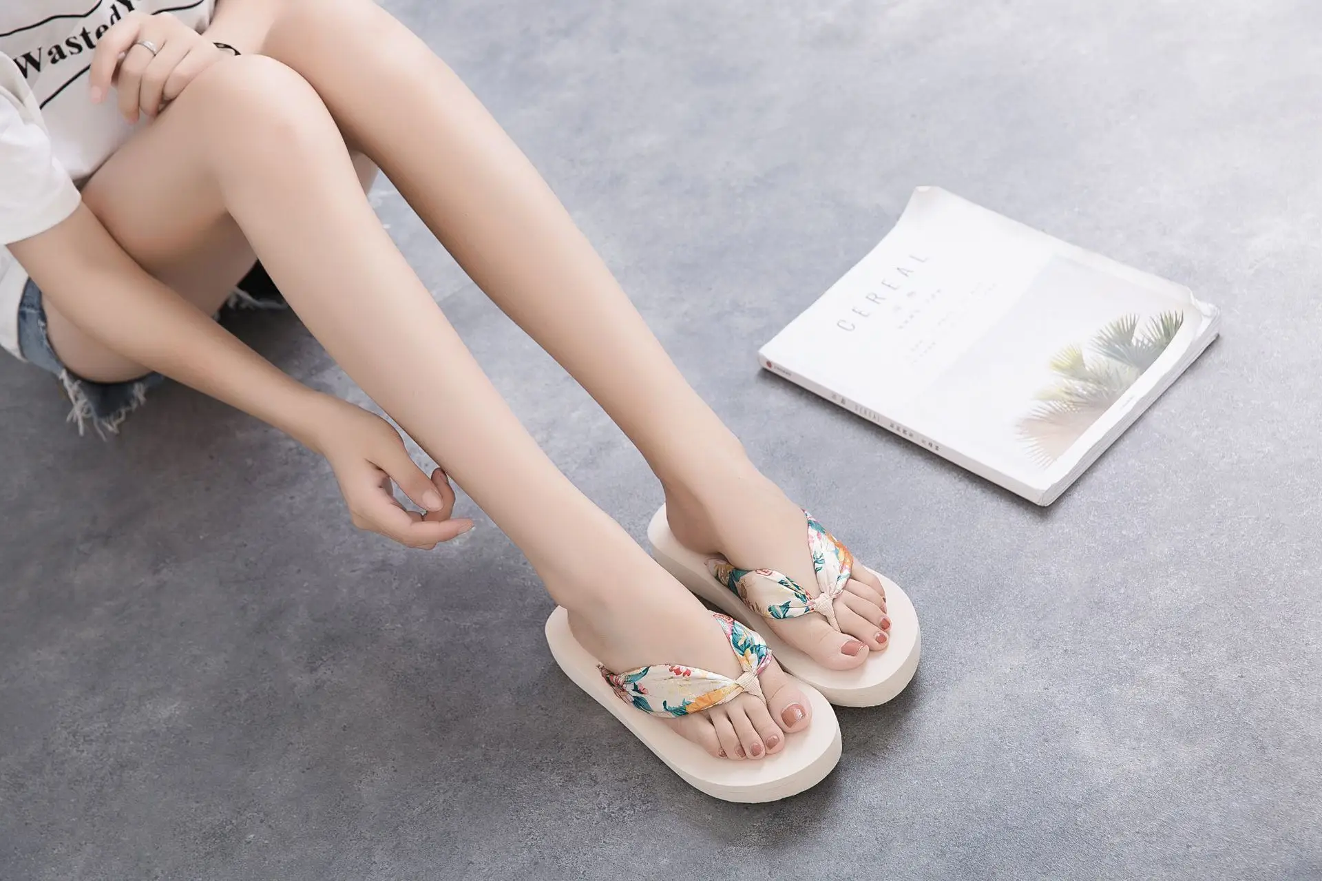 Women Floral Thong Flip Flops White Flat Heel — feature 15