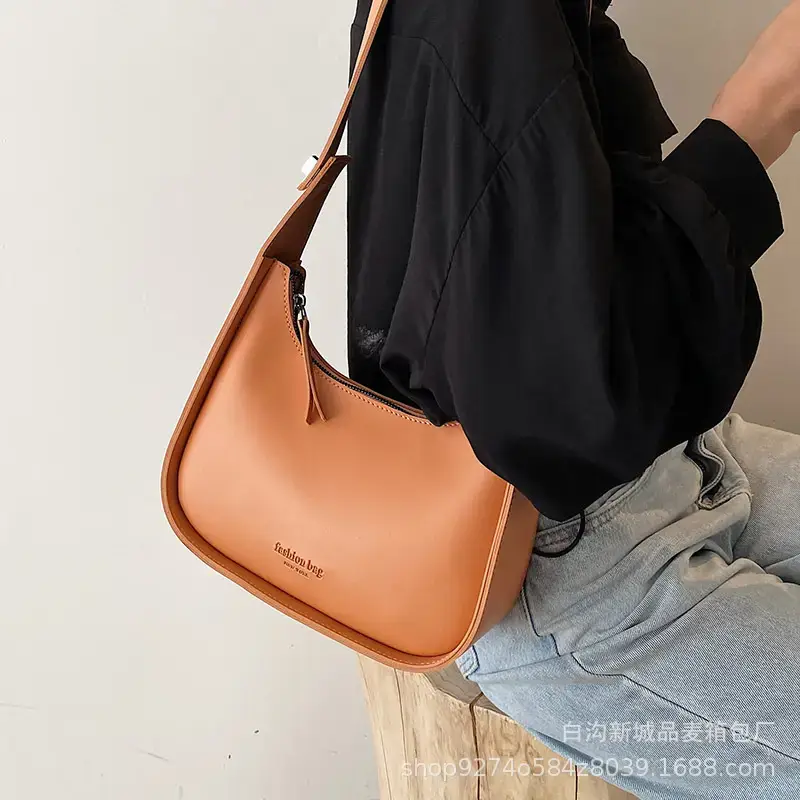 Women's Niche Western Shoulder Bag Tan 2023