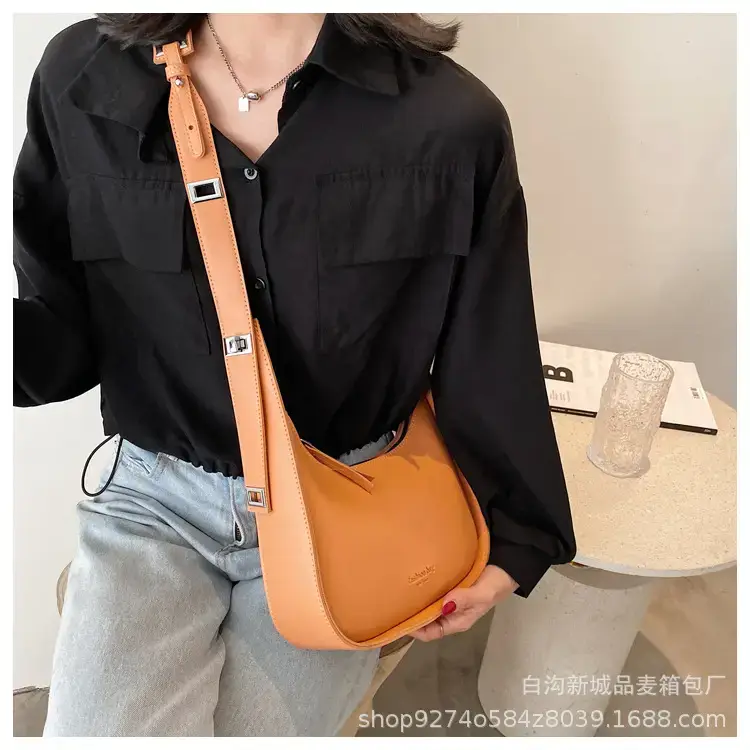 Women's Niche Western Shoulder Bag Tan 2023 — feature 14