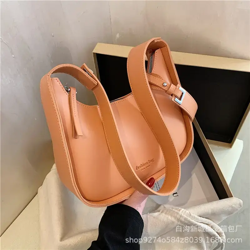 Women's Niche Western Shoulder Bag Tan 2023