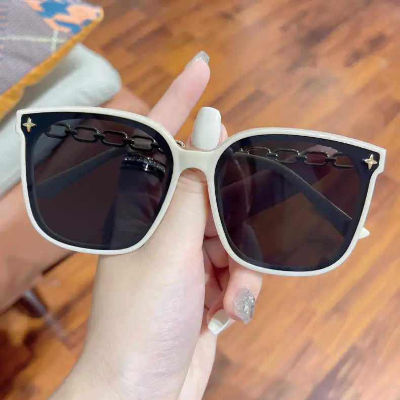 Women Chain Sunglasses Black Gold 2023 Summer - Image 9