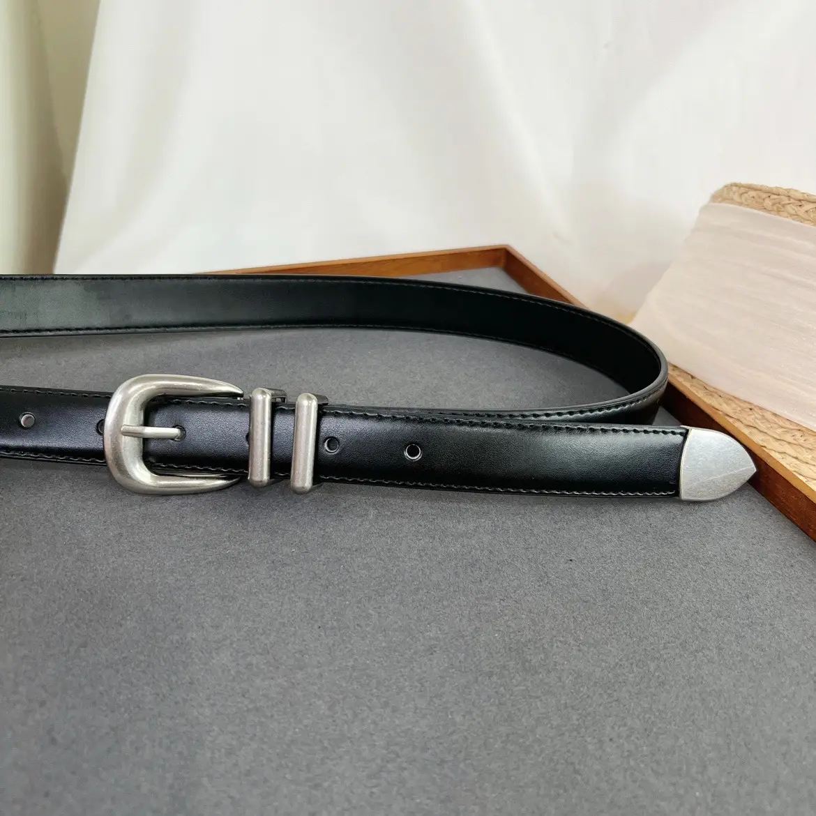 Black Vintage Slimming Belt with Buckle for Women — feature 6