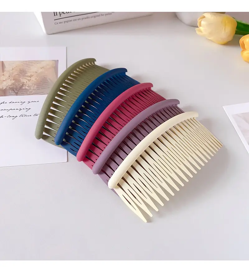 Matte Fringe Comb for Women Large Non-Slip Design — feature 37