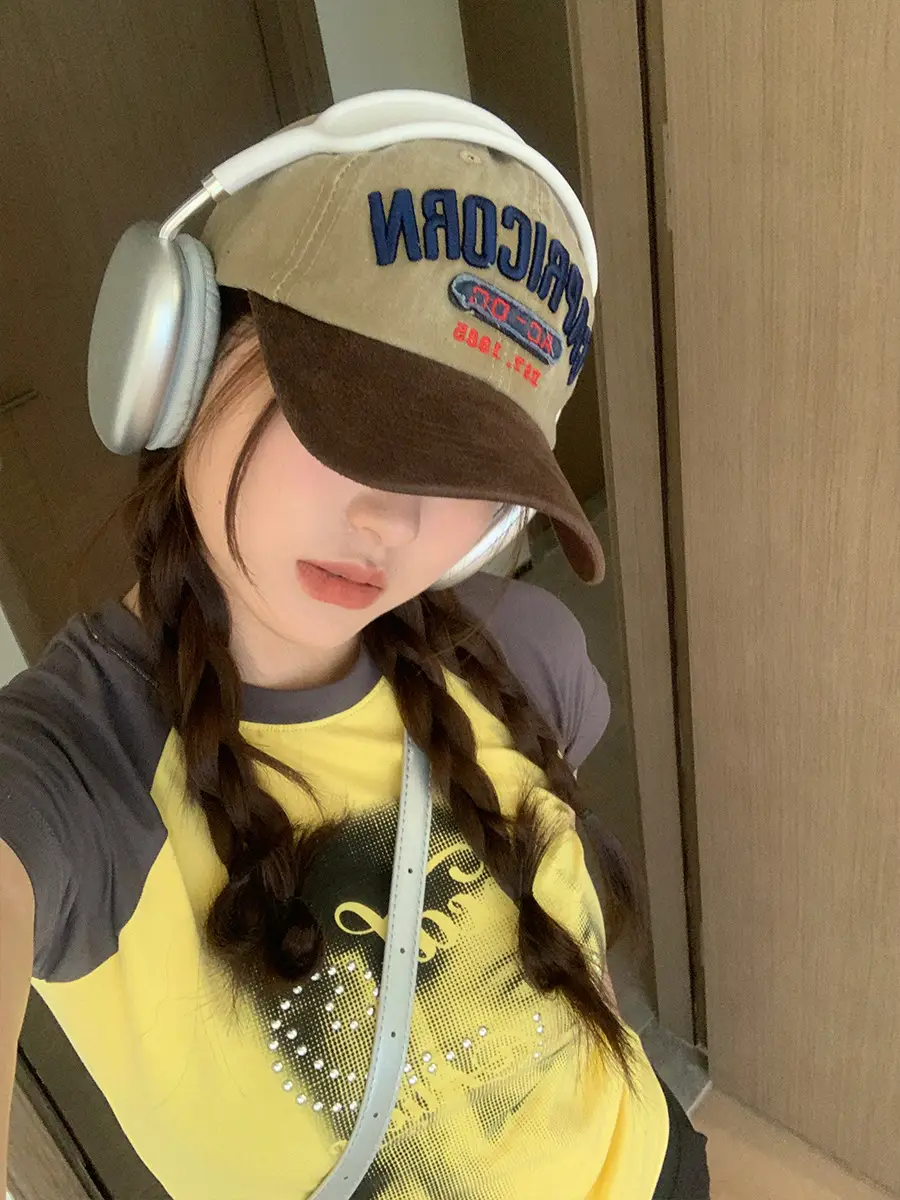 Red Velvet Baseball Cap for Women Summer Wear - Image 9
