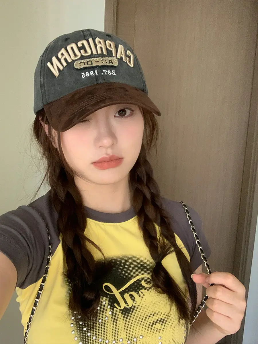 Red Velvet Baseball Cap for Women Summer Wear - Image 11