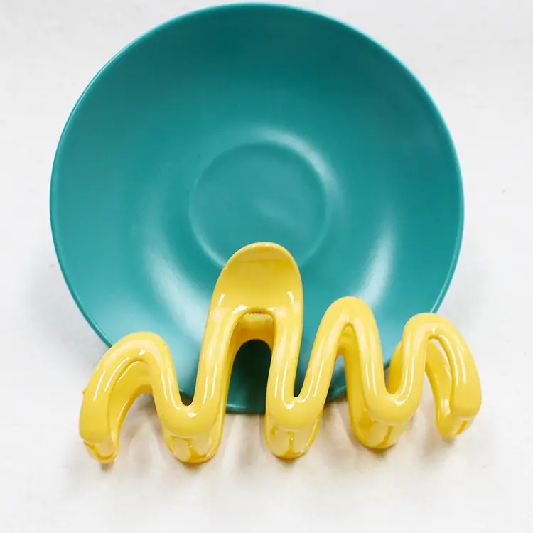 Cream Color Wave Grip Hair Clips 2023 - Image 2