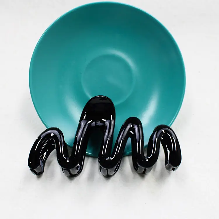 Cream Color Wave Grip Hair Clips 2023 - Image 3