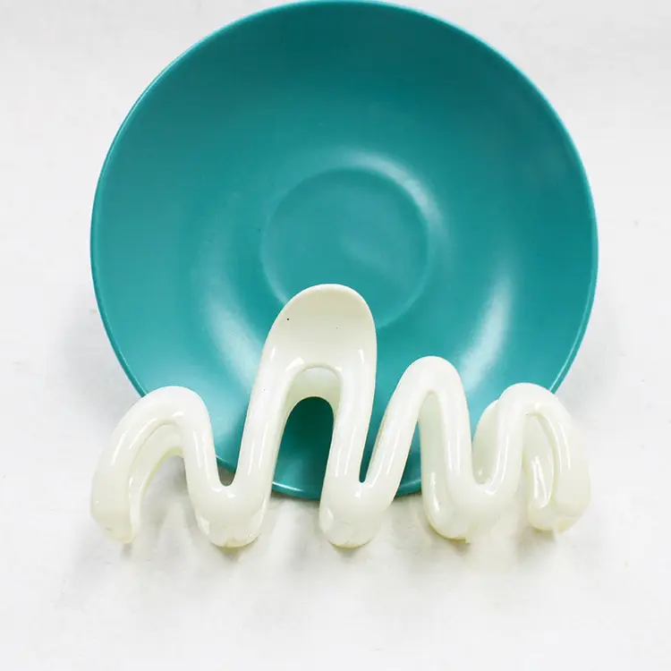 Cream Color Wave Grip Hair Clips 2023 - Image 4