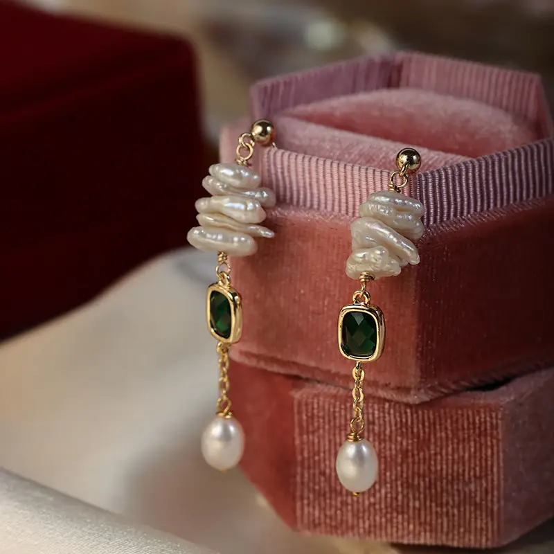 Vintage Baroque Pearl Emerald Drop Earrings Gold Plated - Image 3