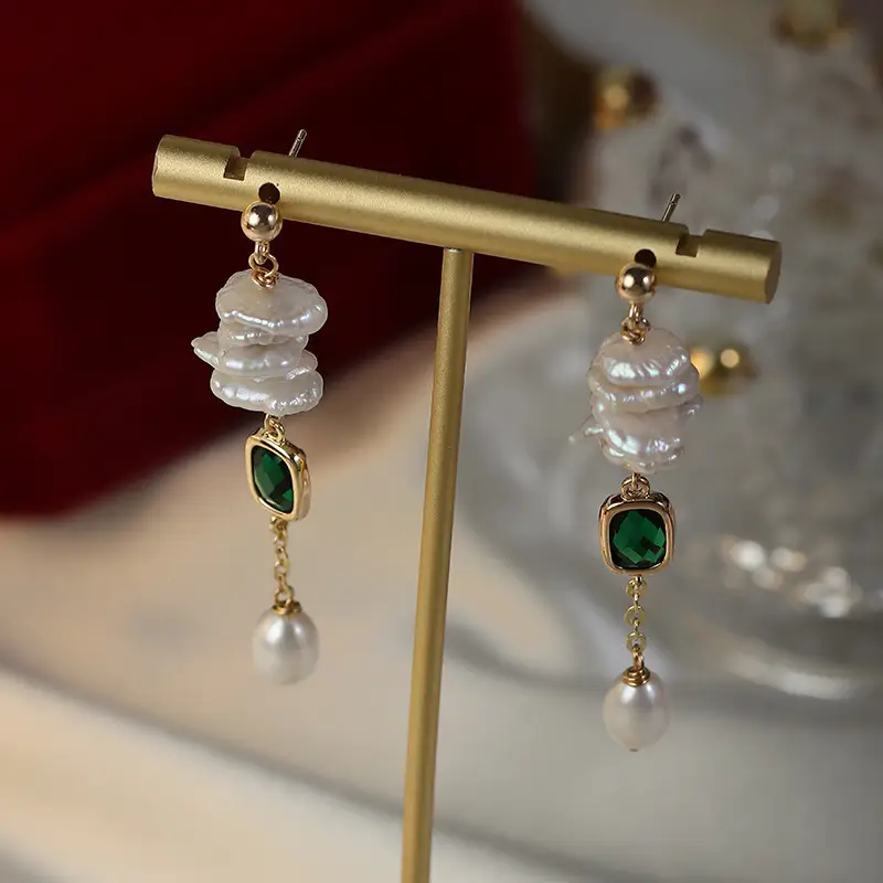 Vintage Baroque Pearl Emerald Drop Earrings Gold Plated - Image 4