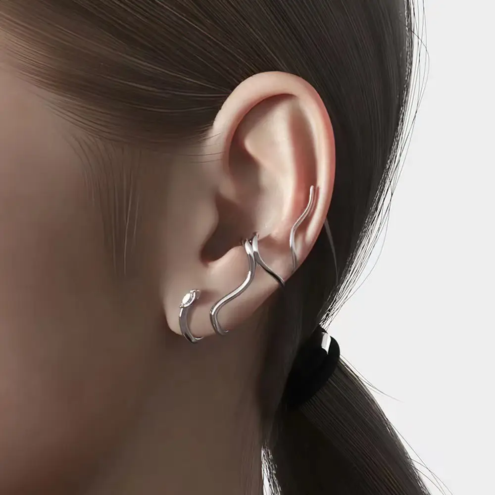 Retro Geometric Light Luxury Ear Stud Earrings for Women - Image 2