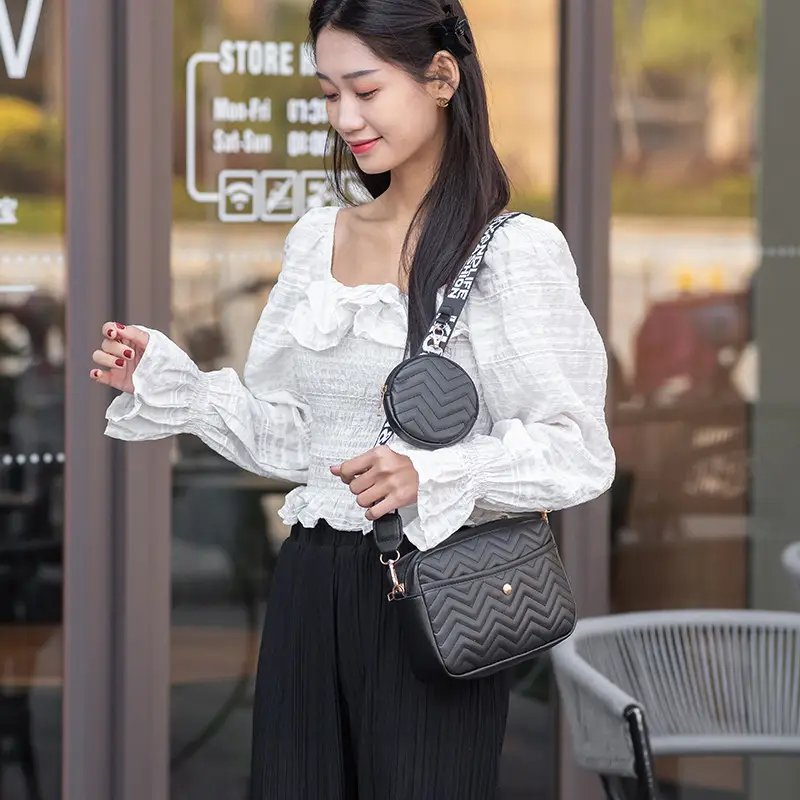 Women's Korean Style Crossbody Bag with Cosmetics & Pouch — feature 3