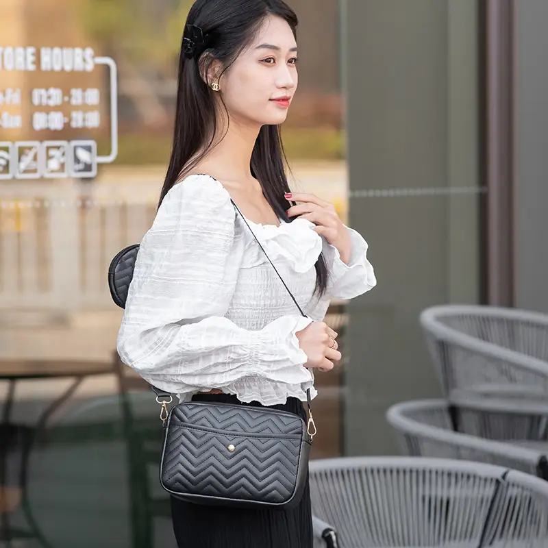 Women's Korean Style Crossbody Bag with Cosmetics & Pouch — feature 5