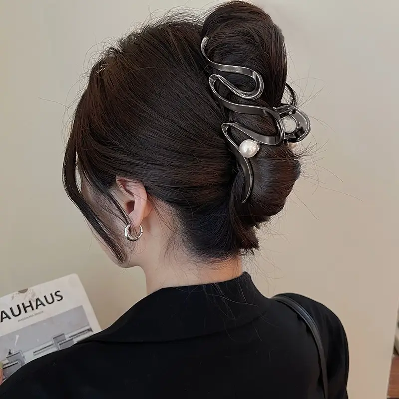 Cold Style Shark Clip Hairpin for Women - Image 7