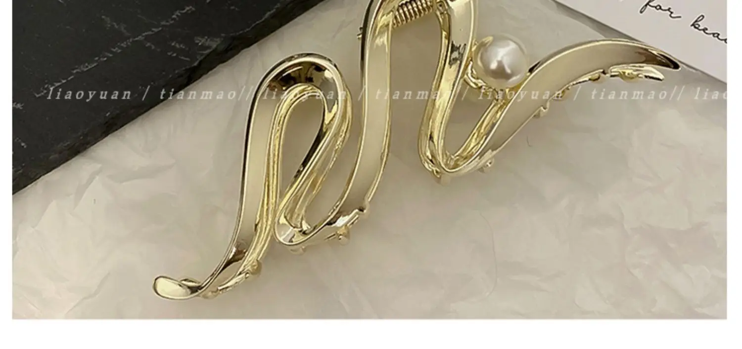 Cold Style Shark Clip Hairpin for Women — feature 5