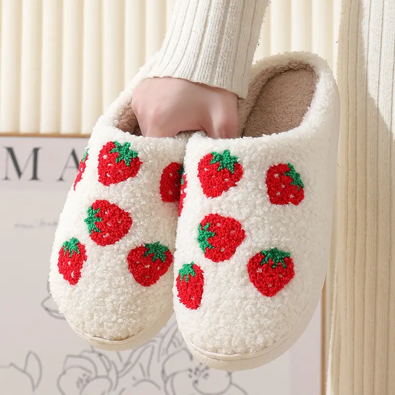 New comfortable home cute cartoon strawberry winter cotton slippers men and women couple thick bottom warm cotton slippers