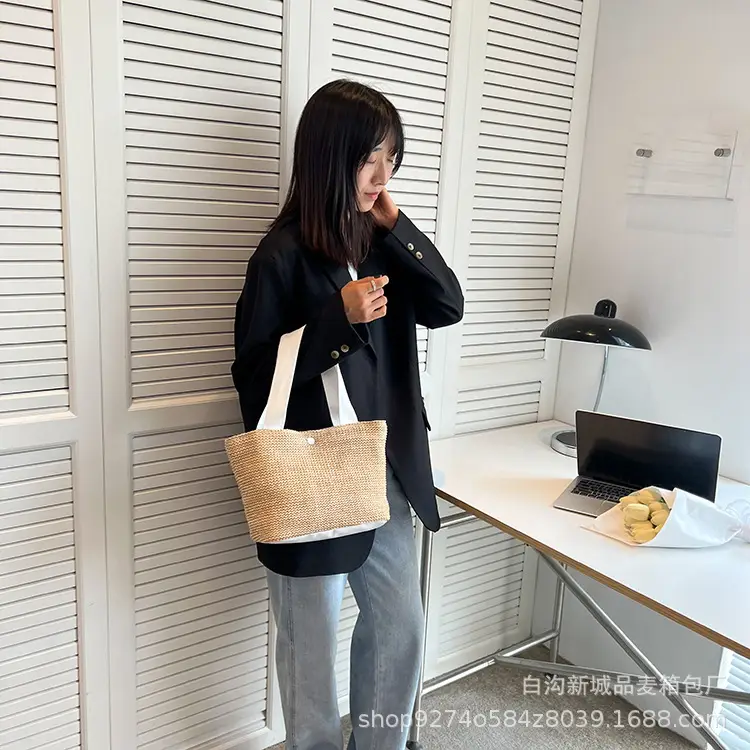 Summer Straw Beach Bag Large Capacity Women's Tote — feature 10