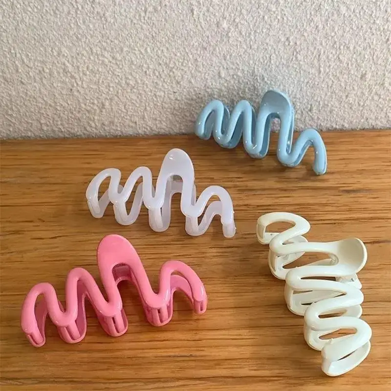 Pink Wave Hair Clip for Women Large Size - Image 9
