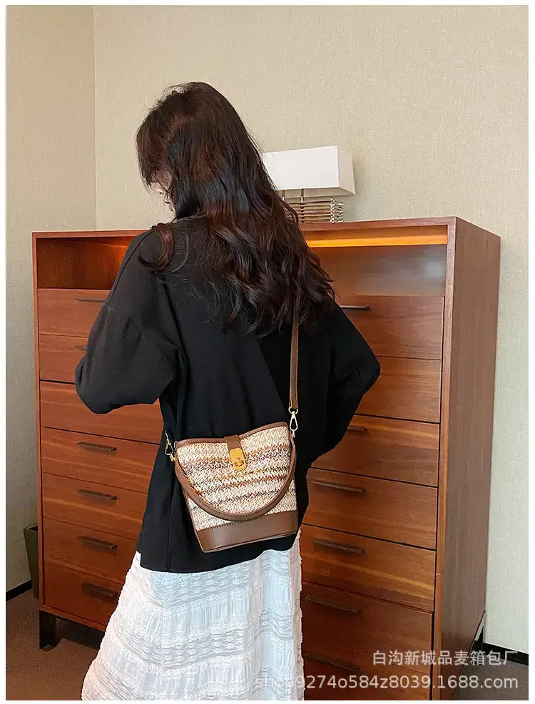Women's Ethnic Straw Bag Brown Leather Handle 2023 — feature 13