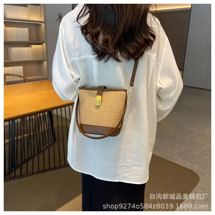 Women's Straw Bag with Brown Leather Handle 2023 — feature 13