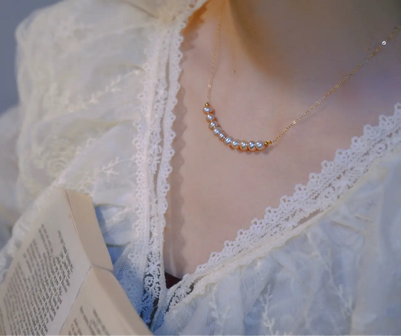 Pearl Clavicle Necklace 925 Silver Plated 18K Gold — feature 1
