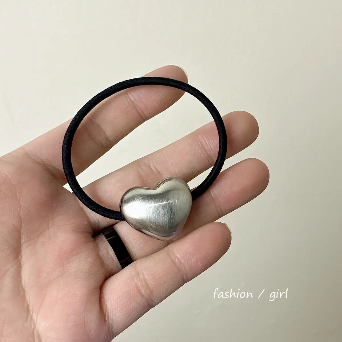 Vintage Gold Heart Hair Tie for Women — feature 12
