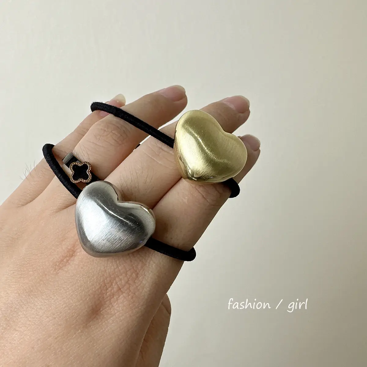 Vintage Gold Heart Hair Tie for Women — feature 15
