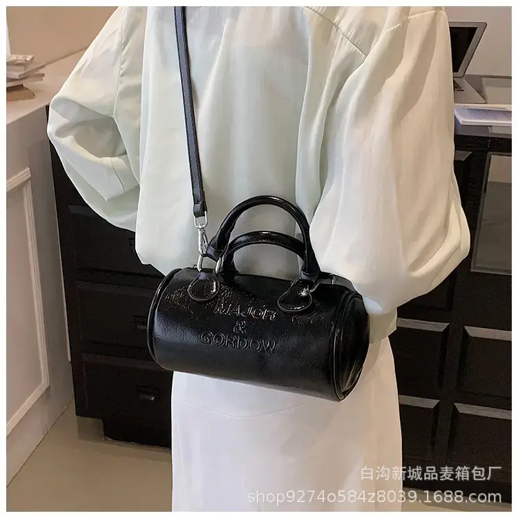 Silver Cylindrical Handbag for Women 2023 New Trend — feature 15