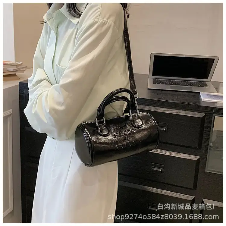 Silver Cylindrical Handbag for Women 2023 New Trend — feature 16