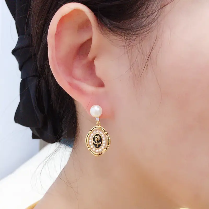18K Gold Pearl Earrings for Women Retro Geometric Design - Image 5