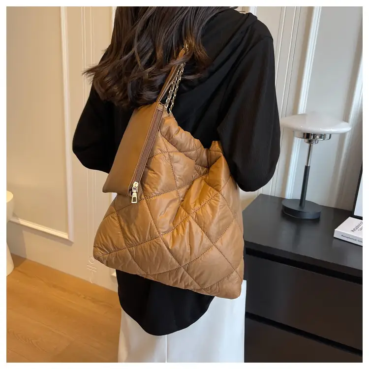 White Quilted Shoulder Bag Women 2023 Summer — feature 18