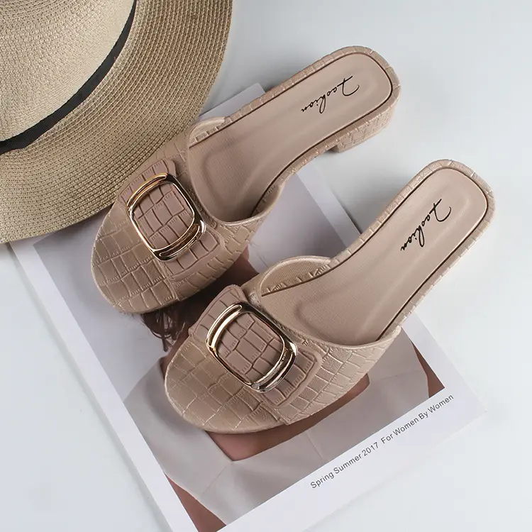 Women's summer new chunky heel slippers fashionable square buckle outer wear flat daily low heel sandals for women - Image 4