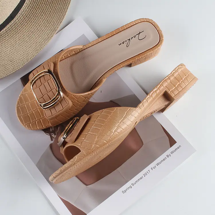 Women's summer new chunky heel slippers fashionable square buckle outer wear flat daily low heel sandals for women — feature 3